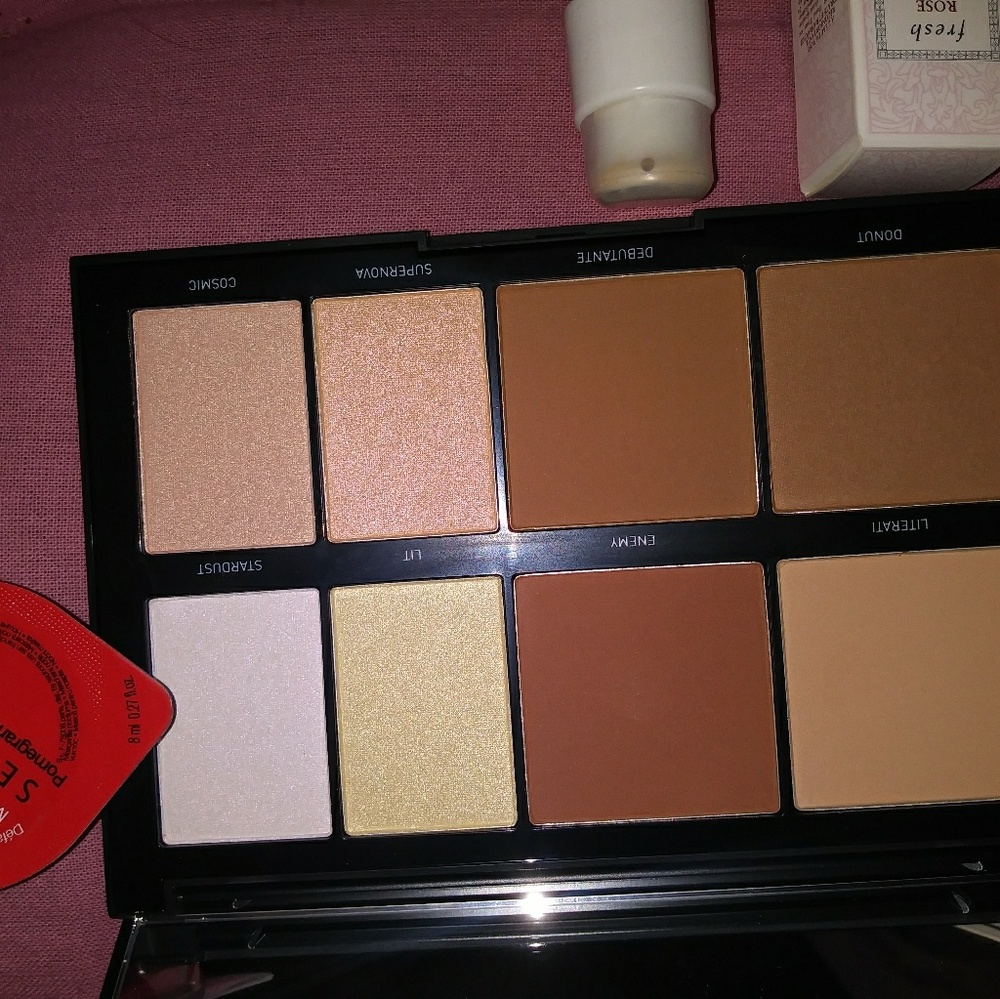 Makeup bundle - Picture 3 of 3